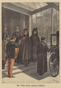 La veuve du président Faure de France quittant le palais de l